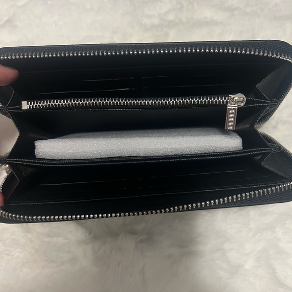 Checkered Black and Grey Zip Wallet Wristlet Clutch - Picture 2 of 5